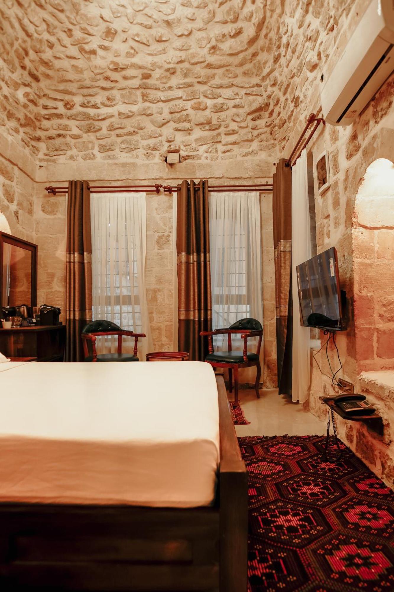 Minessa Konagi * Mardin