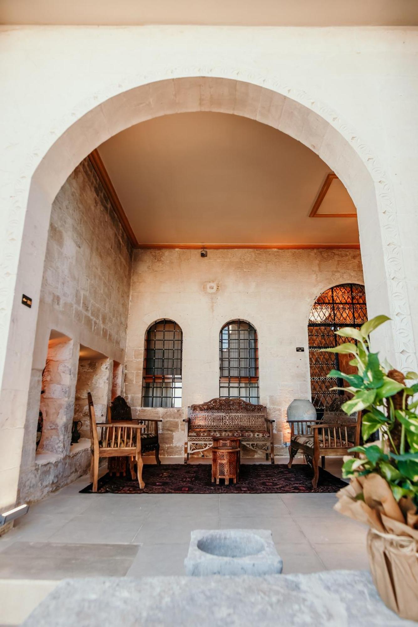 Minessa Konagi * Mardin
